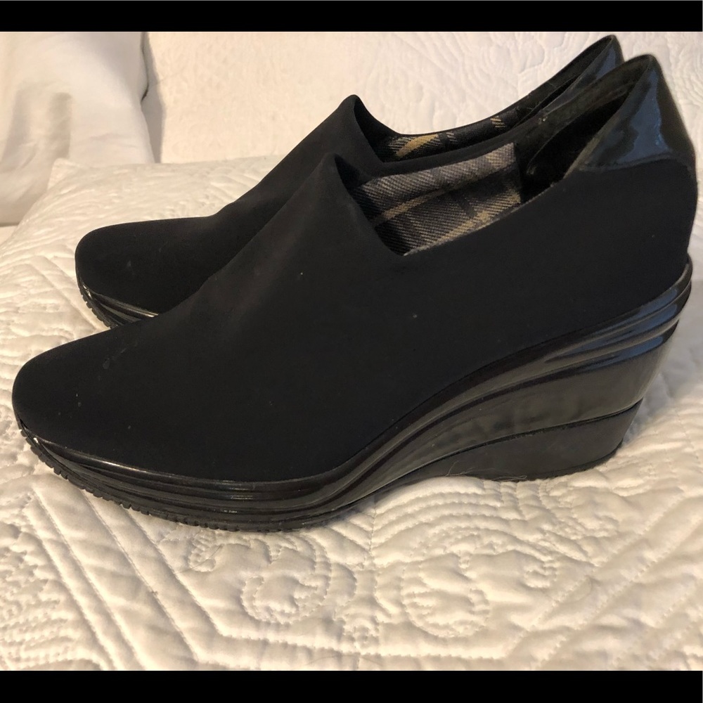 Aquatalia shoes booties stretch  black size 7.5